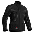 Schwarze Halvarssons Motorradjacke Mora für Abenteuer, zeigt robuste Textur und Reißverschlüsse, bequemes Schutz-Design