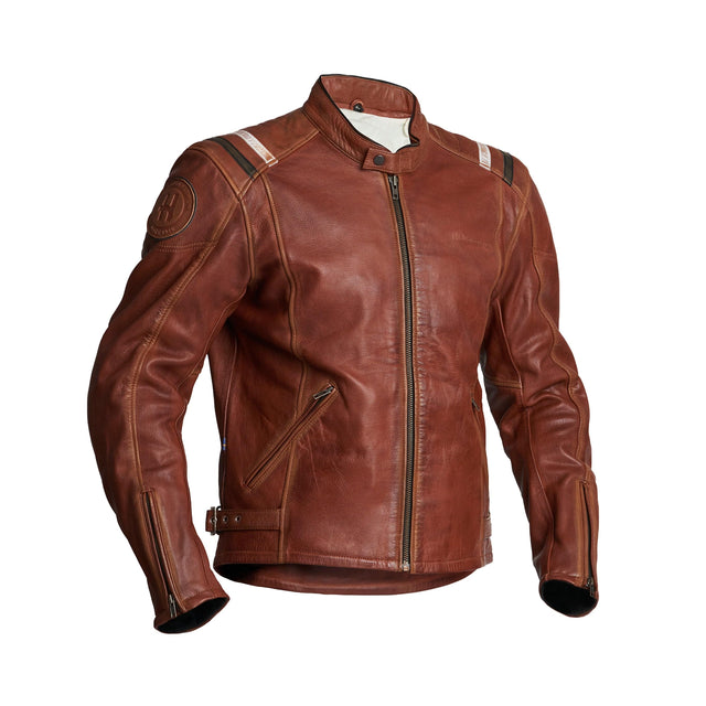 Herren Lederjacke Skalltorp von Halvarssons in Cognac, klassische stilvolle Jacke aus Leder mit Details und Nieten.