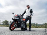 Halvarssons Motorradjacke Solberg in Hellgrau und Schwarz, touring Jacke mit reflektierenden Details und robustem Material.