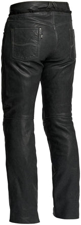Schwarze Lederhose Seth von Halvarssons, klassische Lederhose aus hochwertigem Leder, Detailaufnahme der stilvollen Trachtenhose