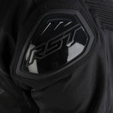 Schwarze RST S-1 Motorradtourenjacke aus robustem Textil mit Schutzpolstern, vorne und auf den Schultern sichtbar.