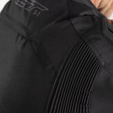Schwarze RST S-1 Motorradjacke aus Textil, touring, mit Schutz und Reißverschluss, für sicheres Motorradfahren.