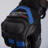 Blaue RST Urban Air 3 Mesh Motorradhandschuhe aus Textil und Leder, mit Schutzpolstern und Mesh-Einsätzen für bessere Belüftung.