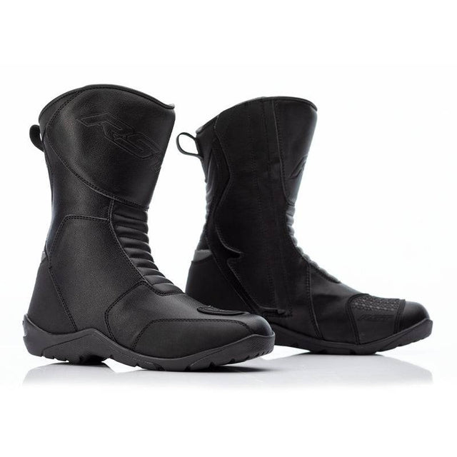 Schwarze RST Axiom wasserdichte Damen Motorradstiefel für Touring, robustes Design mit Schnallenverschluss und rutschfester Sohle.
