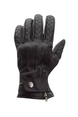 Schwarze RST Matlock CE Leder Motorradhandschuhe, Nahaufnahme mit Details und Nähten sichtbar