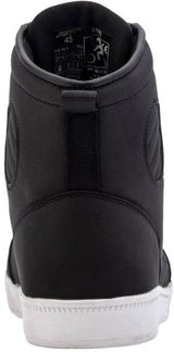 Schwarze RST Hitop wasserdichte Motorradstiefel aus Leder mit Schnürung und verstärktem Zehenbereich, ideal für den Schutz beim Fahren.