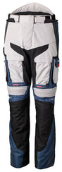Robuste RST Adventure-X CE Textil-Motorradhose in Silber, Blau und Rot, für Abenteuerfahrten und Schutz.