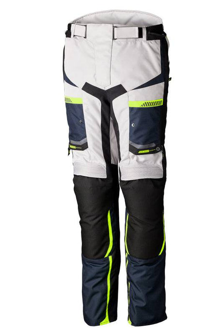 Motorradhose Herren RST Maverick EVO CE, Navy/Silber, robuste Adventure-Hose mit Protektoren und reflektierenden Elementen.