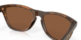 OAKLEY Frogskins Sonnenbrille in mattem Braun mit braunen Gläsern, stilvolle Brille für Sonnenschutz und Mode.