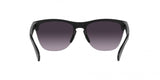OAKLEY Frogskins Lite Sonnenbrille in mattschwarz mit grauem Farbverlauf auf den Gläsern sichtbar