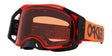 OAKLEY Airbrake MX-Brille mit orangefarbenem Rahmen und Prizm MX Bronze Glas, Schutzbrille für Motocross, zeigt die Brille frontal.