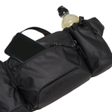 OAKLEY Road Trip RC Tasche aus robustem Material mit mehreren Fächern und Tragegriffen, ideal für Reisen und Alltag.