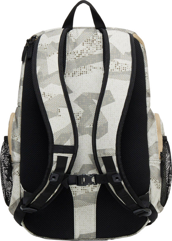 OAKLEY Rucksack Enduro 3.0 in Abstract Camo Mist mit 30L Fassungsvermögen, gepolsterte Schultergurte und modernes Design
