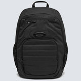 OAKLEY Enduro 4.0 Rucksack, schwarz mit mehreren Fächern und verstellbaren Schultergurten, für den täglichen Gebrauch.