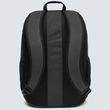 OAKLEY Rucksack Enduro 4.0 aus robustem Material mit mehreren Fächern und verstellbaren Schultergurten, elegant und funktional.