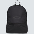 Schwarzer OAKLEY Rucksack Freshman Packbar mit mehreren Fächern und verstellbaren Schultergurten, für Alltag und Schule.
