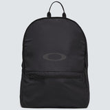 Schwarzer OAKLEY Rucksack Freshman Packbar mit mehreren Fächern und verstellbaren Schultergurten, für Alltag und Schule.