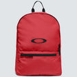 OAKLEY Rucksack Freshman Packbar in Rot mit verstellbaren Schultergurten und Stauraum, Blick auf den Rucksack von vorne