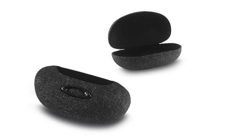 OAKLEY Sonnenbrillenetui Ellipse O in Schwarz, weiche Hülle für Brillen, mit OAKLEY Logo, leicht und schützend.