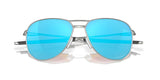 OAKLEY Contrail Sonnenbrille mit Prizm Sapphire Gläsern, stilvolle Brille mit schwarzem Rahmen und blauen Gläsern, Nahaufnahme