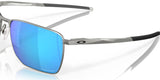 OAKLEY Ejector Sonnenbrille mit Prizm Sapphire Gläsern, stilvolle Brille mit schwarzem Rahmen und blauen Gläsern, Nahaufnahme