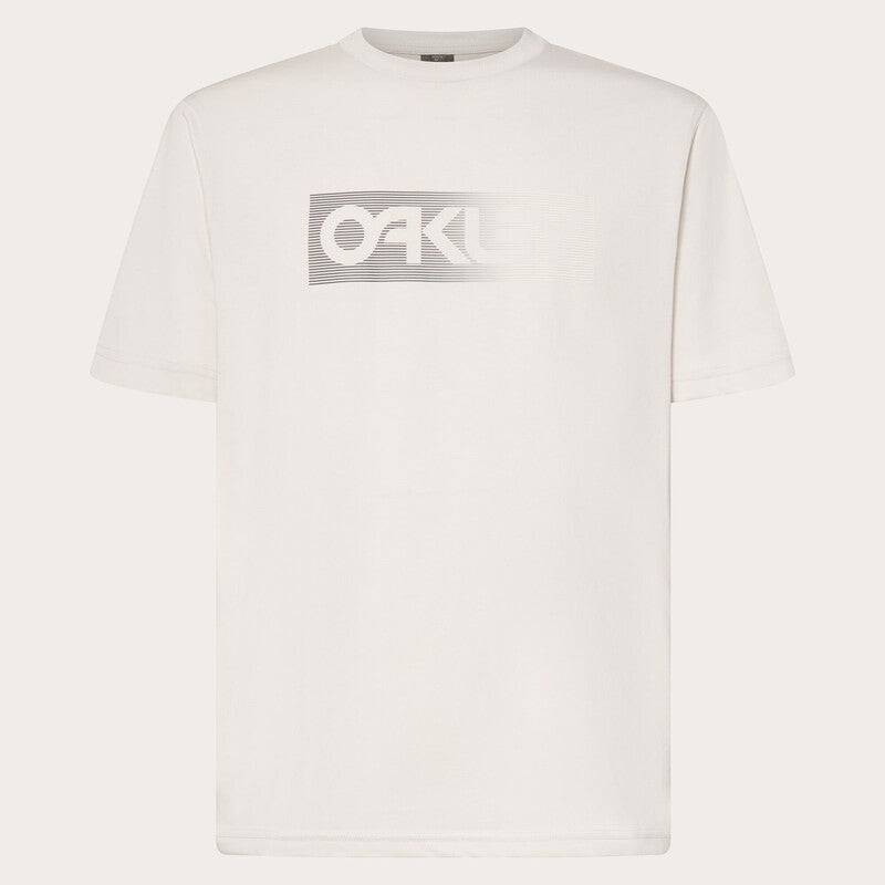 OAKLEY Dual B1B Logo T-Shirt in Lunar Rock, bequeme Freizeitbekleidung mit OAKLEY Logo auf grauem Baumwollshirt