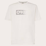 OAKLEY Dual B1B Logo T-Shirt in Lunar Rock, bequeme Freizeitbekleidung mit OAKLEY Logo auf grauem Baumwollshirt