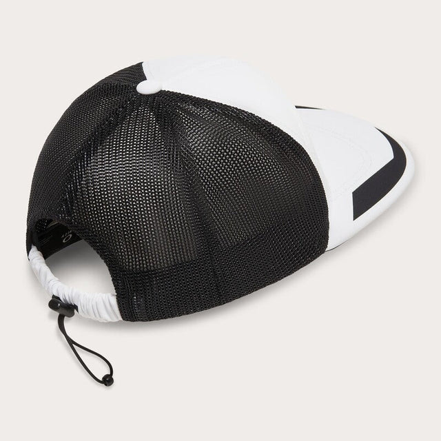 OAKLEY Podium Trucker Cap, Freizeitbekleidung, mit Mesh-Front und gebogenem Schirm, in Schwarz und Weiß gehalten
