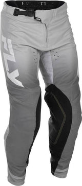 Fly Racing Evolution Dst MX-Hose in Weiß und Grau, robuste Motocross-Hose mit Schutz und bequemem Sitz, ideal für Offroad-Fahrten.