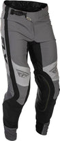 Fly Racing Lite MX-Hose in Grau und Schwarz, leichte und strapazierfähige Motocross-Hose, zeigt das robuste Design und die Passform.
