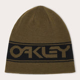 Reversible grüne OAKLEY TNP Beanie für Freizeitbekleidung, zeigt beide Seiten des weichen, bequemen Mützenstoffs.