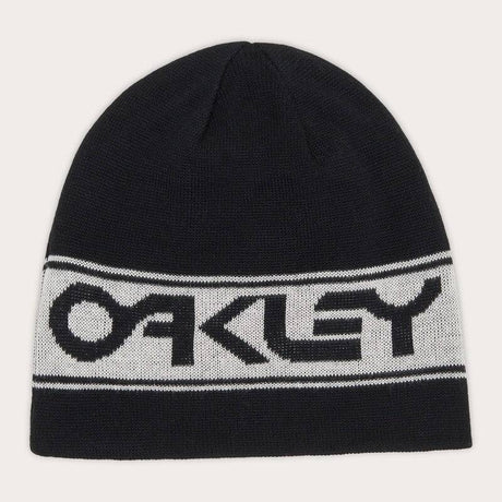 OAKLEY TNP Wendbare Mütze in Schwarz, Freizeitbekleidung, beidseitig tragbar, aus weichem Material, zeigt das OAKLEY Logo.