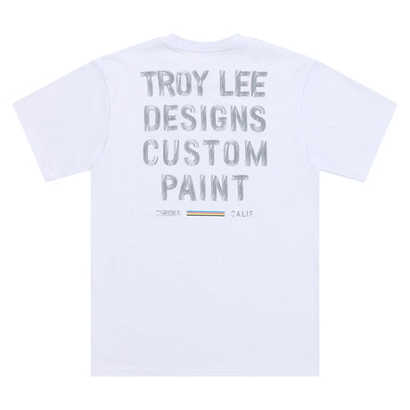 Weißes Troy Lee Designs Paint Shop T-Shirt aus Freizeitbekleidung, zeigt das stylische Design auf der Vorderseite.