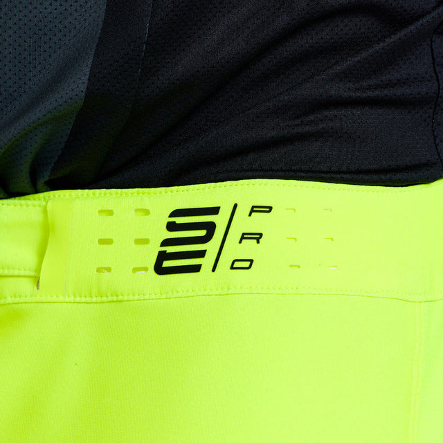 Gelbe TROY LEE DESIGNS MX-Hose Se Pro Hose Solo mit flüssigem Design und robustem Material, perfekt für Motocross.