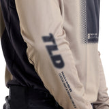 Troy Lee Designs Scout GP Pro MX-Jersey in Fade Out Timber mit stylischem Motorsport-Design und komfortabler Passform.