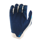 Troy Lee Designs Air Torched MX-Handschuhe in Weiß und Blau mit robustem Material und knöchelgeschütztem Design.