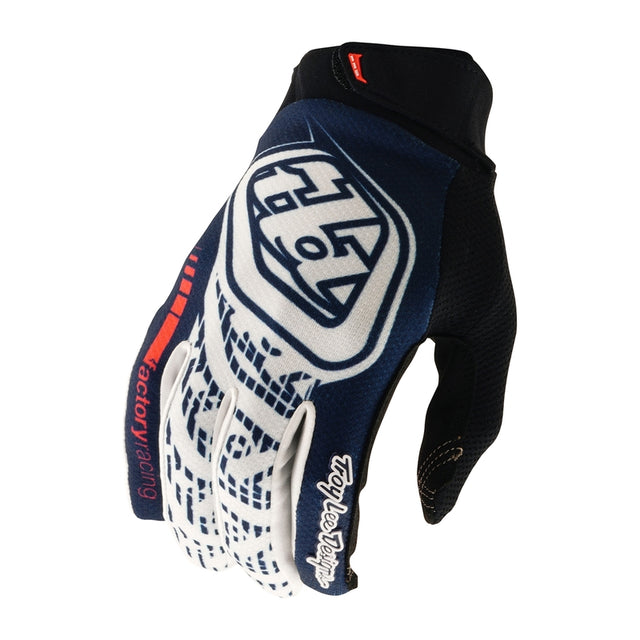 Troy Lee Designs GP Pro MX-Handschuhe in Blau und Weiß mit robustem Design und flexiblem Material.