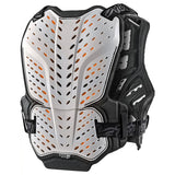 Troy Lee Designs Rockfight Ce Brustprotektor in Weiß, schützende Protektor-Body für den Radsport, auf einem weißen Hintergrund sichtbar
