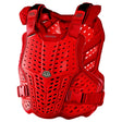 Roter Troy Lee Designs Rockfight Brustprotektor für Schutz beim Extremsport auf einem weißen Hintergrund.