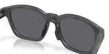 OAKLEY Shackle Sonnenbrille in mattschwarz mit Camo-Design und Prizm schwarz Gläser, stilvolle Outdoor-Sonnenbrille