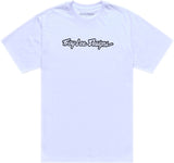 Troy Lee Designs Signature T-Shirt in Weiß und Schwarz, Freizeitbekleidung, bequemes Casual-Shirt, frontale Ansicht