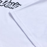 Troy Lee Designs Signature T-Shirt in Weiß und Schwarz, Freizeitbekleidung, bequemes T-Shirt mit Logo-Design, frontale Ansicht