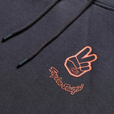 TROY LEE DESIGNS Peace Out Hoodie in Carbon und Schwarz, bequeme Freizeitbekleidung mit stylischem Druck, vorne sichtbar.