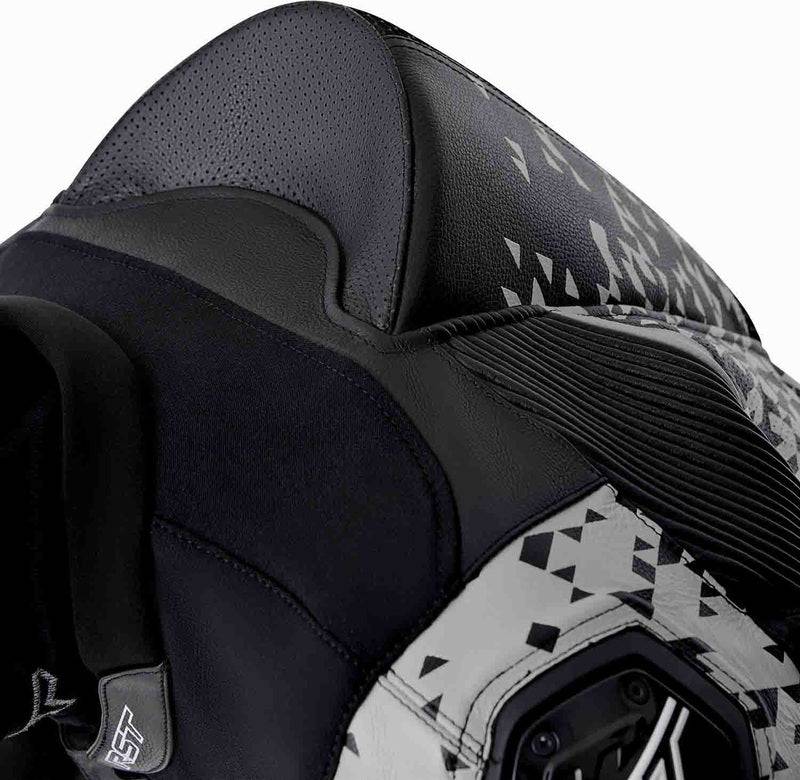 Schwarze und silberne RST Pro Series D3O Airbag Motorrad Lederkombi, 1-teilig, mit Schutzpaneelen und sportlichem Design