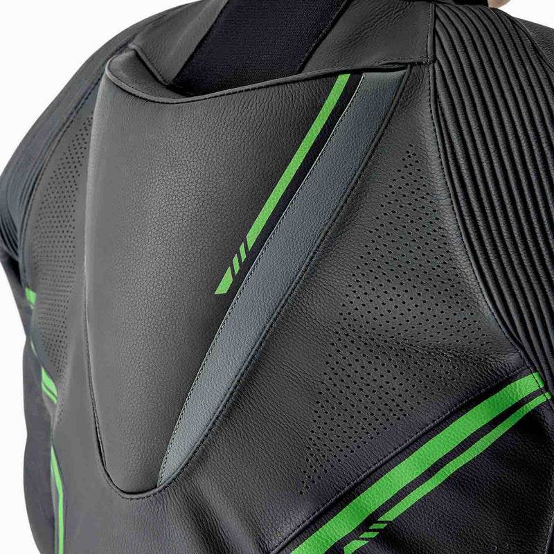 Schwarz-grüne RST S1 D3O Motorrad Lederkombi, 1-teilig, zeigt passform und Schutzmaterial aus Leder für den Motorradsport.