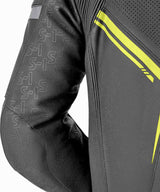 Schwarze und gelbe RST S1 D3O Motorrad-Lederkombi, 1-teilig, detaillierte Naht- und Schutzdetails sichtbar