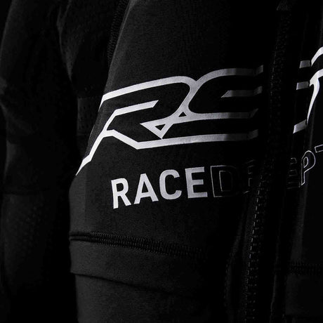 RST Race Dept D3O Performance Airbag Jacke, schwarze Motorrad-Weste mit integriertem Airbag und D3O-Schutzmaterial, Frontansicht