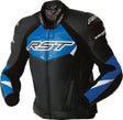 Schwarze und blaue RST Tractech Evo D3O Leder Motorradjacke für Touring, mit Schutzprotektoren, auf einem Hosenständer.