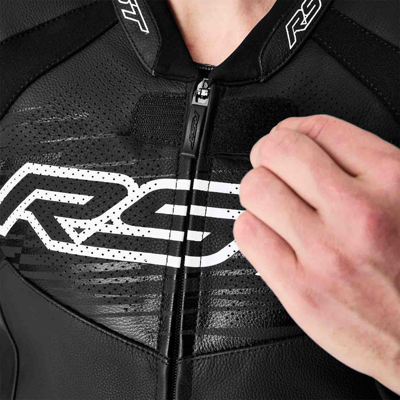 Schwarze und weiße RST Tractech Evo D3O Leder Motorradjacke, touring Jacke mit Protektoren, seitliche Taschen, detaillierte Nähte