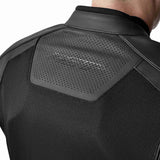 Schwarze RST S1 Mesh D3O Leder Motorradjacke, touring, mit Belüftungsöffnungen und Schutzprotektoren, auf einem Motorrad.